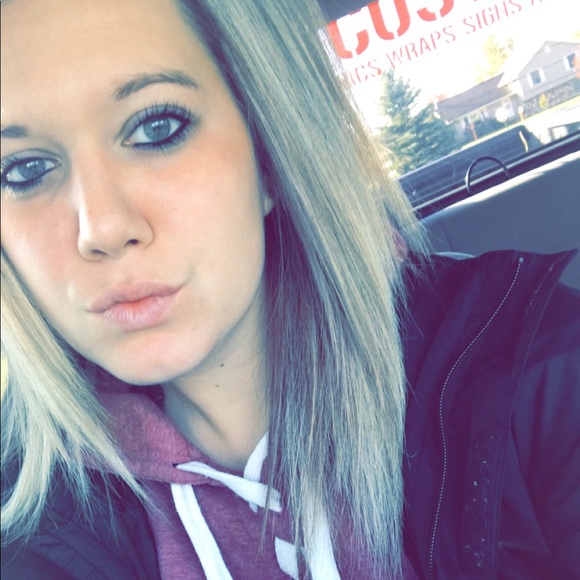 Meet your Posher, Erin - Picture 1 of 1